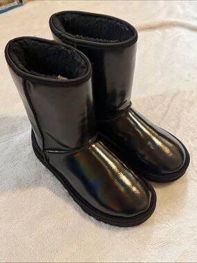 UGG Black Patent Faux-Fur Lined Winter Boots (woman’s size 7 )